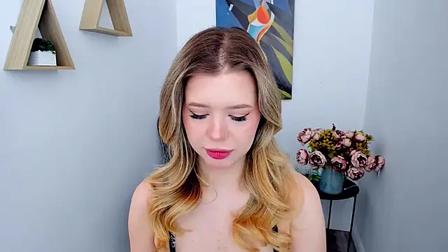 FollowLovee online show from February 23, 2026, 7:36 pm