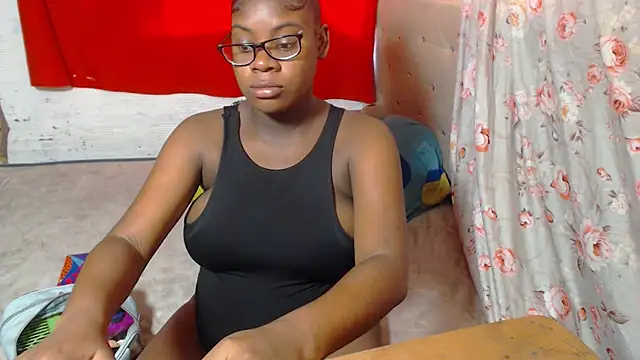 Snapshot of EvaxEmma chatting on June 26, 2026, 3:18 pm EvaxEmma online show from June 26, 2026, 3:18 pm