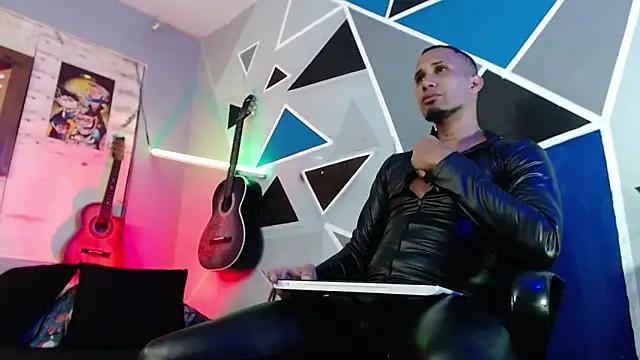 Snapshot of MagnusFrost chatting on December 3, 2025, 5:30 am MagnusFrost online show from December 3, 2025, 5:30 am