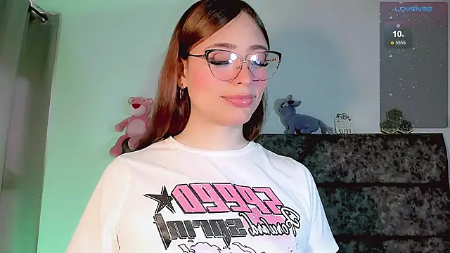 Snapshot of Valentina_Alba chatting on May 21, 2026, 6:38 pm Valentina Alba online show from May 21, 2026, 6:38 pm