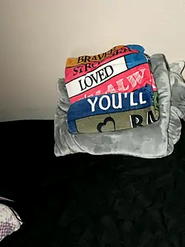 Snapshot of Houstonslong1 chatting on November 24, 2025, 11:32 am Houstonslong1 online show from November 24, 2025, 11:32 am