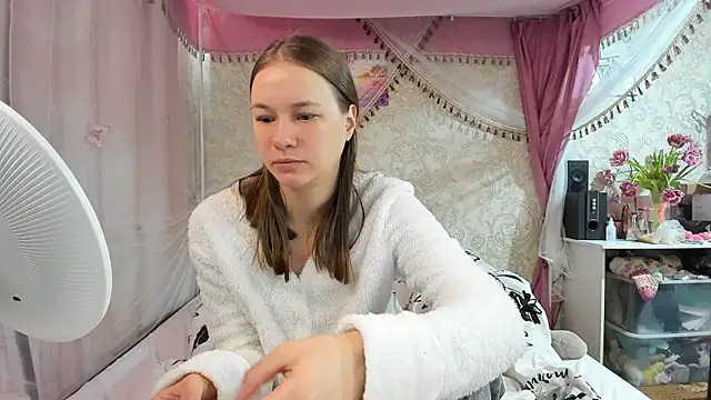 leila bambi  online show from March 14, 2026, 7:14 am