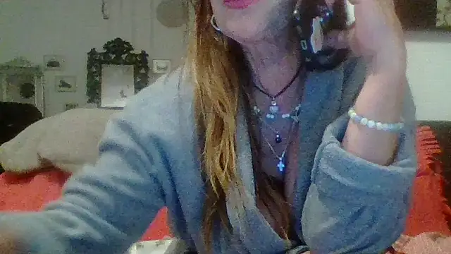 Snapshot of gildamilf chatting on November 7, 2025, 6:12 pm gildamilf online show from November 7, 2025, 6:12 pm