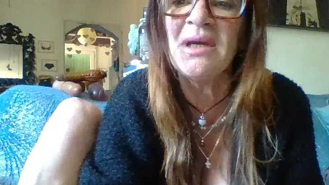 gildamilf online show from May 16, 2026, 12:15 pm