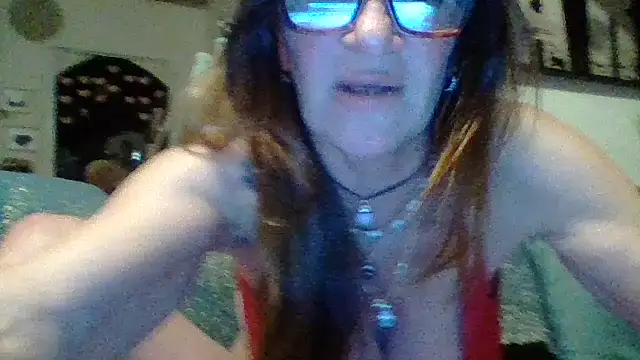 gildamilf online show from April 1, 2026, 7:44 pm