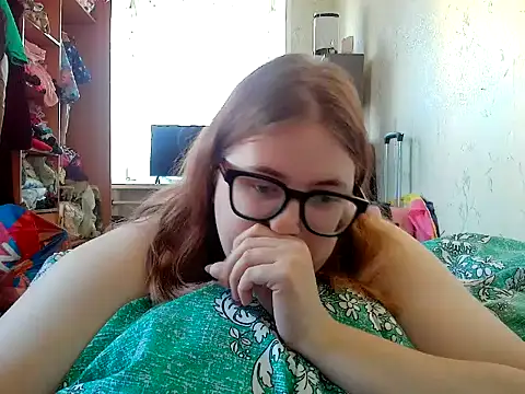 Snapshot of DesireMelissa chatting on July 1, 2026, 4:46 am DesireMelissa online show from July 1, 2026, 4:46 am
