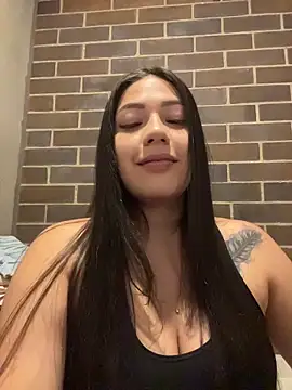 Latina vanessa online show from May 19, 2026, 4:19 am