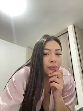 Snapshot of Latina_vanessa chatting on November 24, 2025, 11:49 pm Latina vanessa online show from November 24, 2025, 11:49 pm