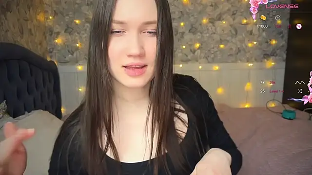Snapshot of ChloeMillerMeow chatting on March 13, 2025, 6:12 pm ChloeMillerMeow online show from March 13, 2025, 6:12 pm