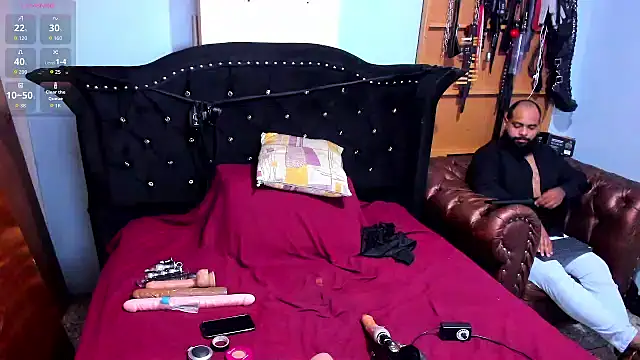 Snapshot of August-Sophie chatting on November 25, 2025, 2:45 am August-Sophie online show from November 25, 2025, 2:45 am