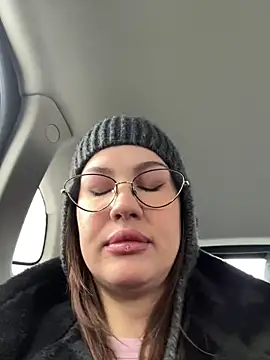 Snapshot of RinaCat chatting on December 14, 2025, 5:02 am RinaCat online show from December 14, 2025, 5:02 am