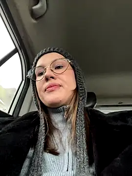 Snapshot of RinaCat chatting on November 7, 2025, 6:07 am RinaCat online show from November 7, 2025, 6:07 am