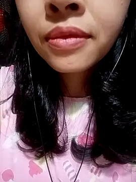 Snapshot of Hana_love20 chatting on October 29, 2025, 6:40 pm Hana love20 online show from October 29, 2025, 6:40 pm