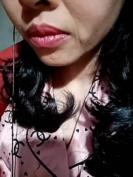 Snapshot of Hana_love20 chatting on December 15, 2025, 1:39 pm Hana love20 online show from December 15, 2025, 1:39 pm