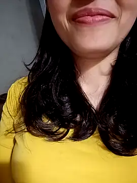 Snapshot of Hana_love20 chatting on November 6, 2025, 5:00 am Hana love20 online show from November 6, 2025, 5:00 am