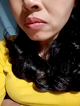 Snapshot of Hana_love20 chatting on November 2, 2025, 9:25 am Hana love20 online show from November 2, 2025, 9:25 am