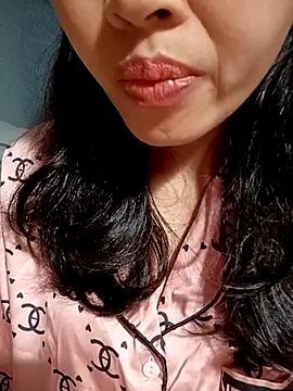 Snapshot of Hana_love20 chatting on November 8, 2025, 12:42 pm Hana love20 online show from November 8, 2025, 12:42 pm