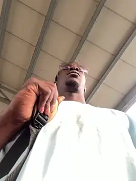 Snapshot of _Lowmaypalacios chatting on March 31, 2026, 12:51 pm Lowmaypalacios online show from March 31, 2026, 12:51 pm