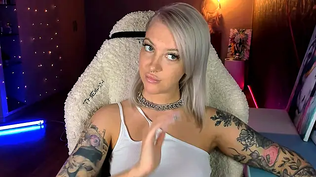 tykioty Miley online show from April 24, 2026, 1:46 pm