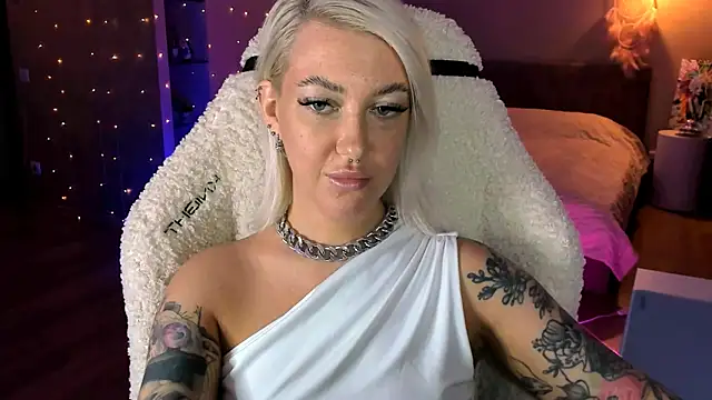 tykioty Miley online show from November 17, 2025, 11:03 am