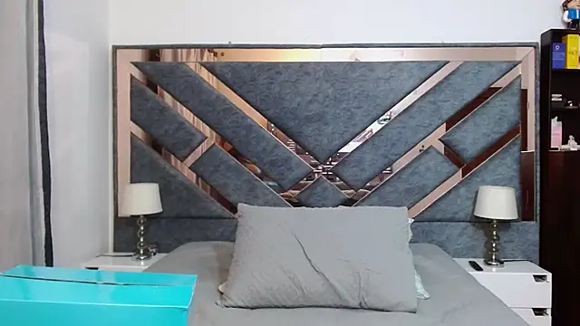 KarlaTesg online show from October 25, 2025, 10:03 am