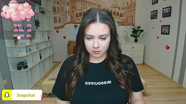 AnettaMilder online show from April 17, 2026, 5:32 am