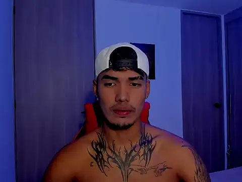 thomas latin boy online show from September 14, 2025, 6:41 pm