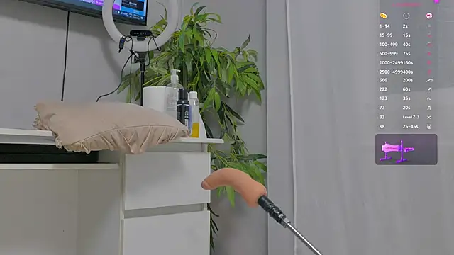 Snapshot of luckyalice_ chatting on November 15, 2025, 8:02 pm luckyalice online show from November 15, 2025, 8:02 pm