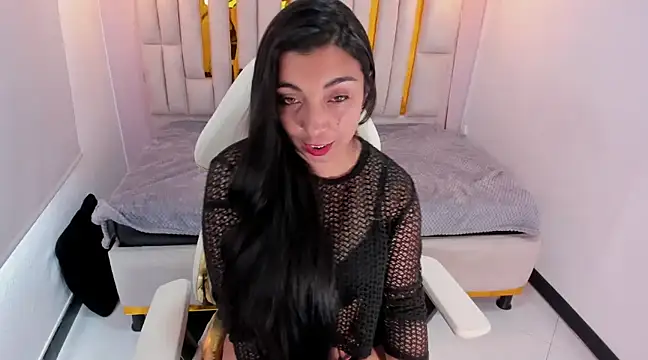 Snapshot of Karla_hernandez_ chatting on March 5, 2025, 5:29 pm Karla hernandez online show from March 5, 2025, 5:29 pm