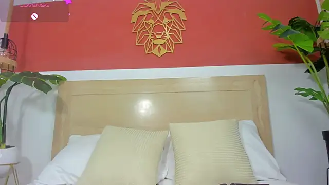 lili cardenas  online show from April 8, 2026, 2:57 am