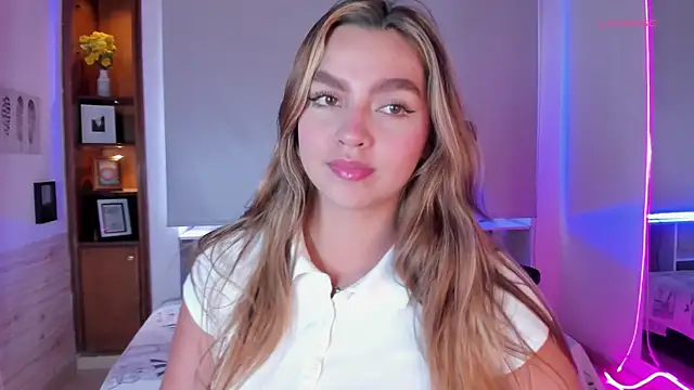 ambarcarterr online show from March 6, 2025, 4:49 pm