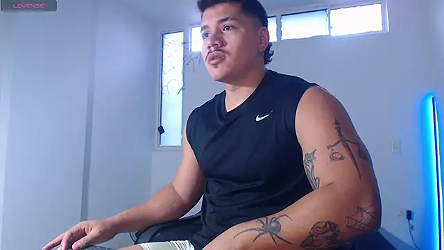 Snapshot of paulo_allen chatting on October 22, 2025, 12:59 pm paulo allen online show from October 22, 2025, 12:59 pm