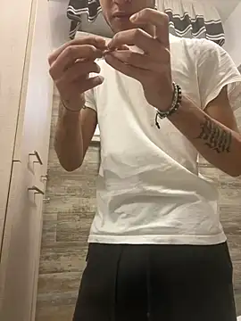 Snapshot of LukonPorn chatting on March 13, 2025, 3:28 pm LukonPorn online show from March 13, 2025, 3:28 pm