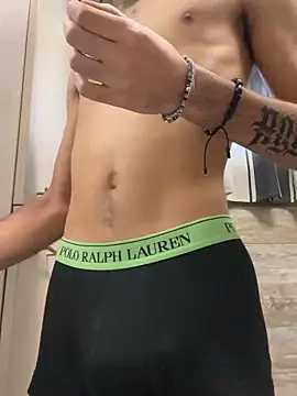 Snapshot of LukonPorn chatting on March 14, 2025, 9:35 am LukonPorn online show from March 14, 2025, 9:35 am