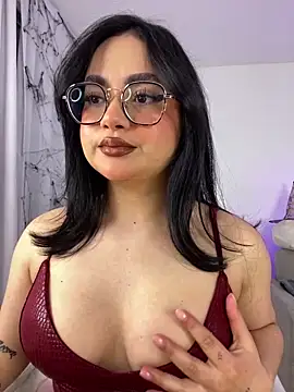 Snapshot of montmariana chatting on October 29, 2025, 12:20 am montmariana online show from October 29, 2025, 12:20 am