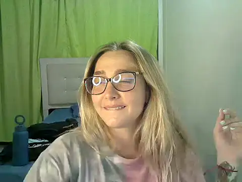 Snapshot of katy_pp chatting on October 13, 2025, 11:05 pm katy pp online show from October 13, 2025, 11:05 pm