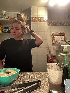 Snapshot of katy_pp chatting on December 17, 2025, 10:48 pm katy pp online show from December 17, 2025, 10:48 pm