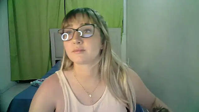 Snapshot of katy_pp chatting on October 16, 2025, 11:35 pm katy pp online show from October 16, 2025, 11:35 pm