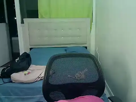 Snapshot of katy_pp chatting on October 4, 2025, 12:12 am katy pp online show from October 4, 2025, 12:12 am