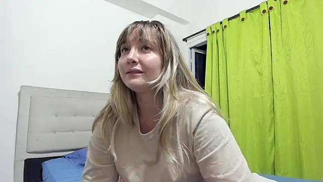 Snapshot of katy_pp chatting on November 18, 2025, 11:37 pm katy pp online show from November 18, 2025, 11:37 pm