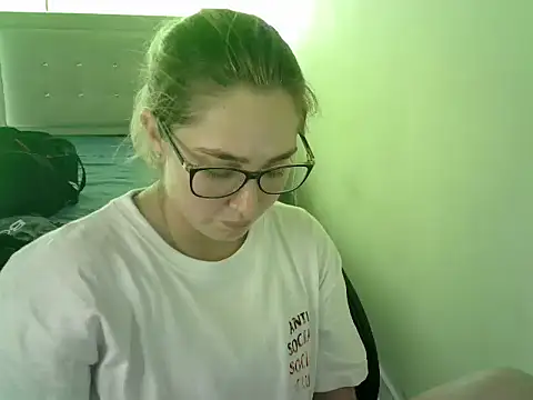 Snapshot of katy_pp chatting on October 4, 2025, 4:52 pm katy pp online show from October 4, 2025, 4:52 pm