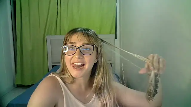 Snapshot of katy_pp chatting on October 31, 2025, 1:24 am katy pp online show from October 31, 2025, 1:24 am