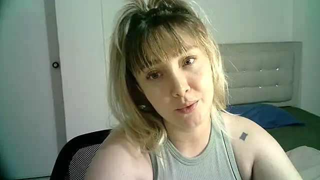 Snapshot of katy_pp chatting on November 5, 2025, 11:52 pm katy pp online show from November 5, 2025, 11:52 pm