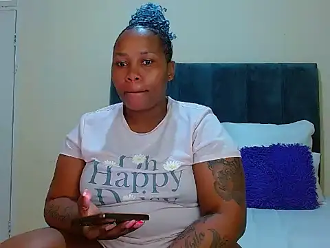 Snapshot of curvycloe1 chatting on November 2, 2025, 4:39 am curvycloe1 online show from November 2, 2025, 4:39 am