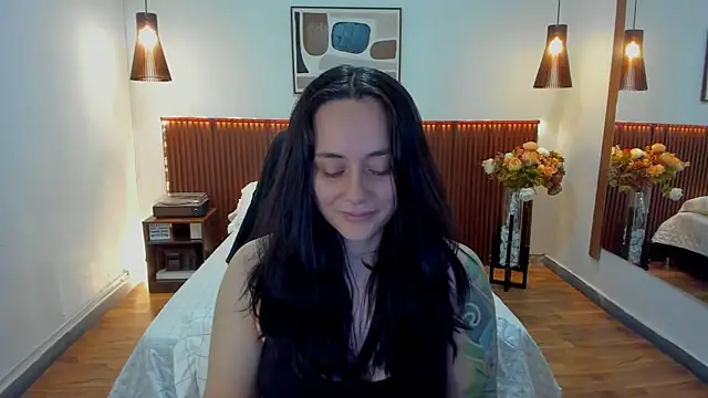 Snapshot of KatherineBond chatting on June 3, 2026, 6:12 pm KatherineBond online show from June 3, 2026, 6:12 pm