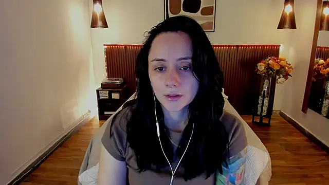 Snapshot of KatherineBond chatting on July 27, 2026, 4:58 pm KatherineBond online show from July 27, 2026, 4:58 pm
