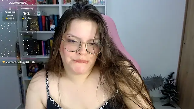 Snapshot of Gabiwaifu chatting on December 2, 2025, 8:43 pm Gabiwaifu online show from December 2, 2025, 8:43 pm