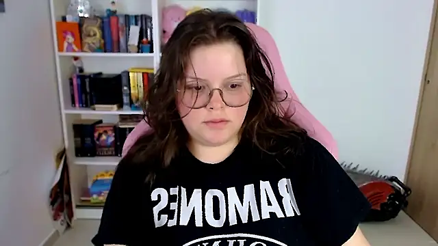 Gabiwaifu online show from March 18, 2026, 3:35 pm