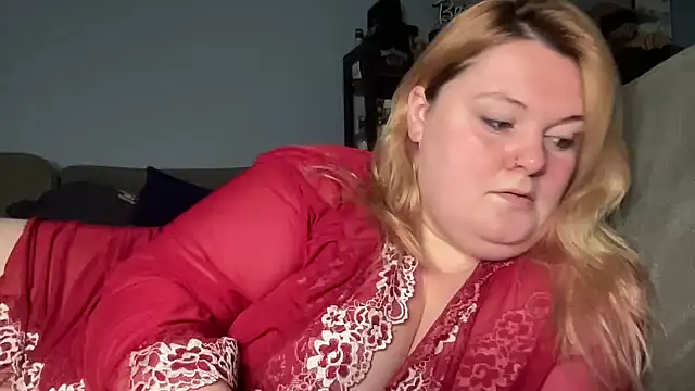 Snapshot of bbw_olive_peach chatting on January 7, 2025, 5:12 am bbw olive peach online show from January 7, 2025, 5:12 am