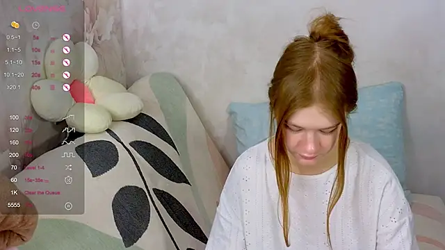 TrissMerigold9 online show from October 28, 2025, 9:19 am